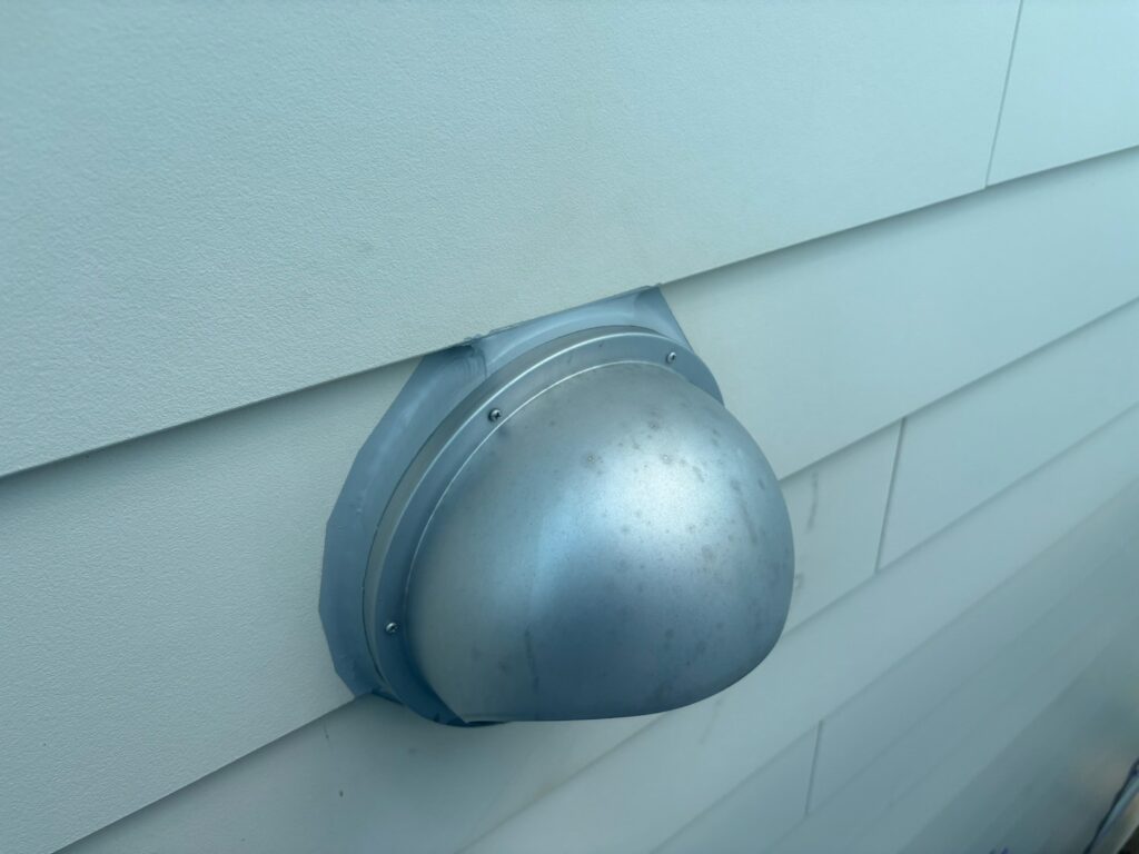 換気フード廻り：コーキング（完了）